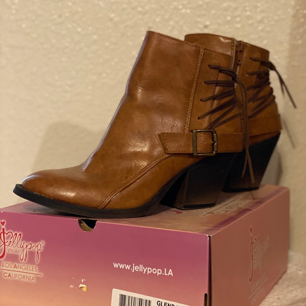 Ankle boots